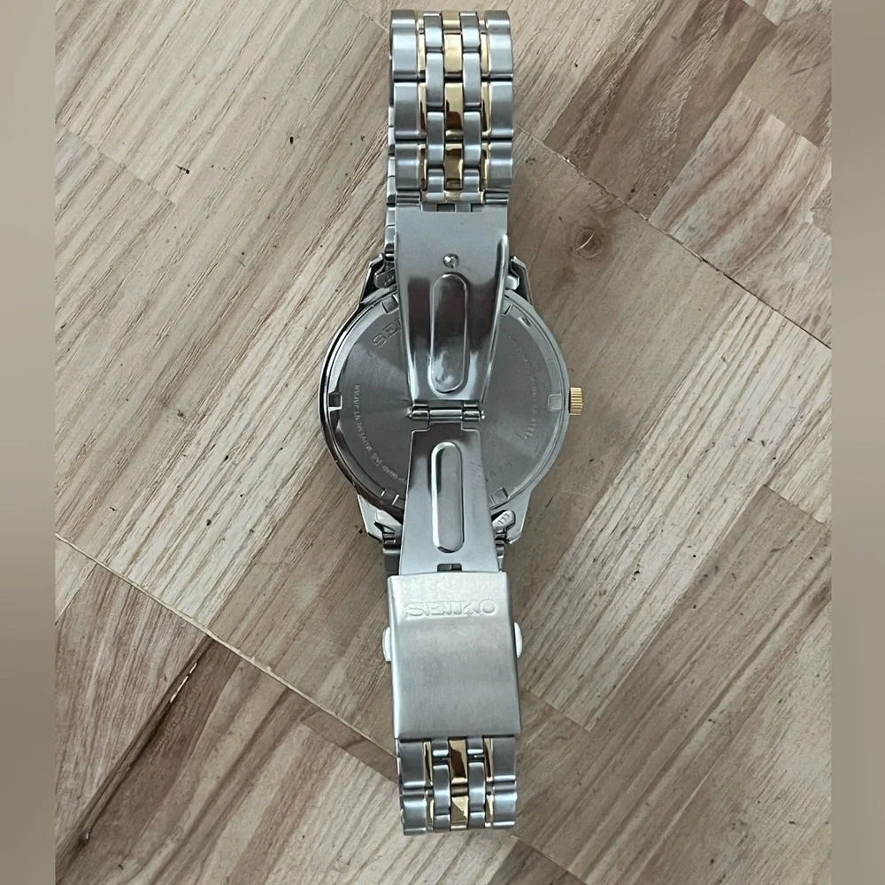 Seiko RARE Monterey Bay Invitational Golf Men’s Watch White Dial 2-Tone Bracelet